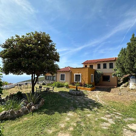 Varias Art House Kallirakhi Exterior photo