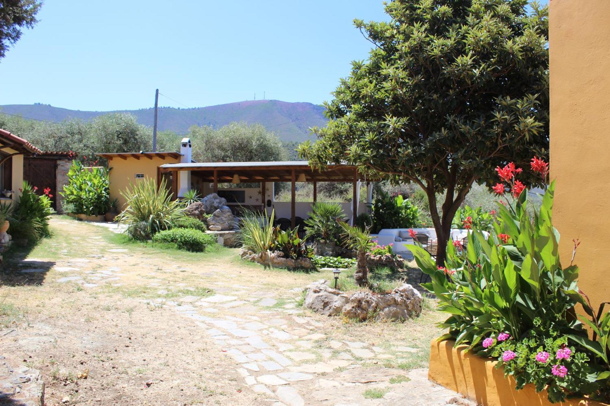 Varias Art House Kallirakhi Exterior photo